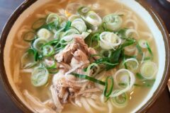 담백한 국물부터 진한 육수까지 취향에 따라 즐기는 칼국수 맛집 5곳