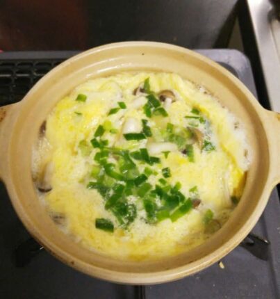 계란을 풀어서 “이 가루”를 넣으세요, 고깃집에서 먹던 그 계란찜 됩니다.