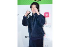 [NF포토] ‘DE BUG GOLF VIP PARTY’ 격투기선수 조성빈, 네이비 벨벳 세트업으로 강렬한 포부 표현