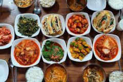 매콤한 양념과 식감으로 스트레스를 날려주는 서울 닭발 맛집 5곳