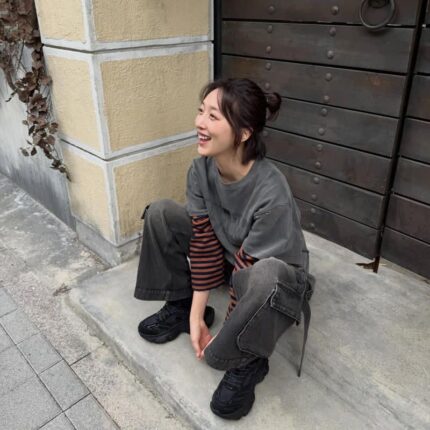 이게 바로 힙스터의 정석! 표예진, 오버핏 티셔츠에 카고 팬츠로 완성한 톰보이룩