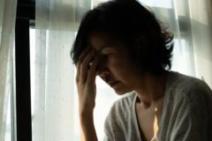 “나이 들수록 인생을 망치는 말버릇” 3위 투덜거림, 2위 변명, 1위는?