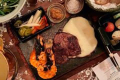 관광과 일상이 교차하는 거리에서 검증된 선택지의 명동 맛집 5곳