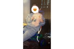 어릴때 버려진 애착인형을 찾기위한 여정