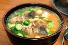 진한 국물과 잡내 없는 고기로 기본을 지켜온 순대국 맛집 5곳