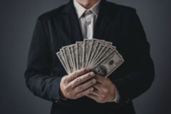 “참았어야 했는데..” 요즘 늙어서 가장 후회하는 소비 ‘1위’