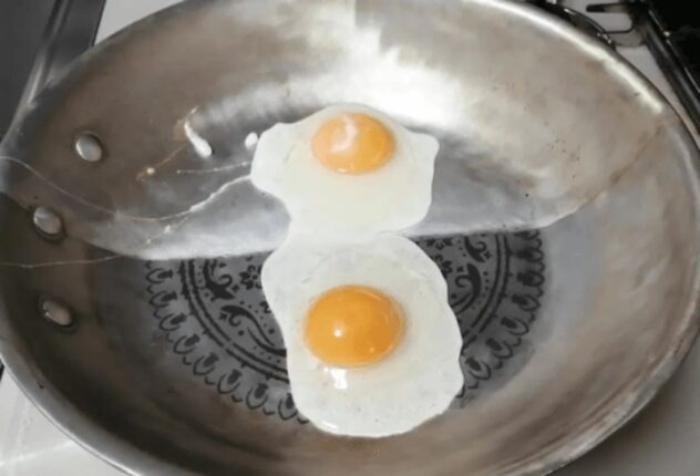 식용유 아닙니다 “계란후라이를 이것”으로 만들면 보약계란이 됩니다.