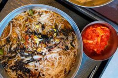 담백한 한 그릇으로 일상의 허기를 채워주는 국수 맛집 5곳