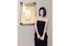 이게 바로 차세대 퀸의 위엄? 신예은, 단발머리에 튜브톱 드레스로 뽐낸 역대급 자태
