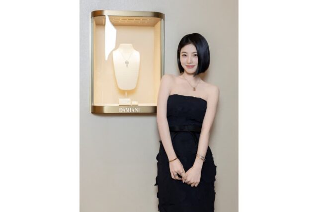 이게 바로 차세대 퀸의 위엄? 신예은, 단발머리에 튜브톱 드레스로 뽐낸 역대급 자태