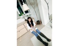 윤은혜, 캐릭터 티셔츠에 청바지… 평범함 거부하는 ‘갓벽’ 비율과 센스