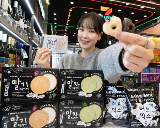 세븐일레븐, ‘이나피스퀘어’와 손잡고 아트 스낵 출시…MZ세대 겨냥한 감각적 콜라보
