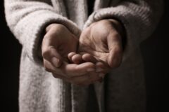 “아낄수록 인생 초라해지는 것” 3위 건강 비용, 2위 교육비, 1위는?