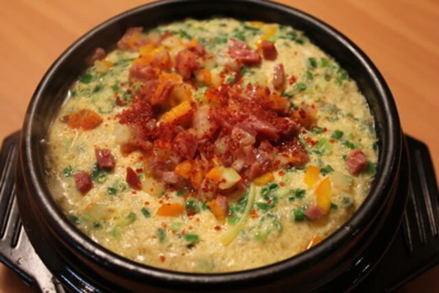 계란찜에 ‘이것’ 하나만 넣어보세요! 호텔 주방장 안 부러워지는 입안에서 녹는 비법