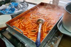 추억의 맛과 가벼운 한 끼로 꾸준히 사랑받는 학교 앞 떡볶이 맛집 5곳