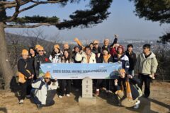 “서울에 이런 겨울 산이?”…외국인이 반한 북악산 산행