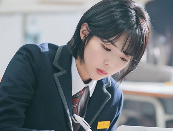 고1 때… 야간 자율학습 이후 집에가다가 캐스팅되었다는 미모