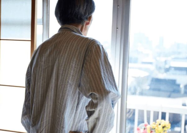 전부 떠납니다 “노년에 친구 없이 고립되는 사람들 특징” 2위 훈계 1위 이것.