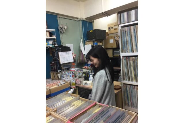 “정소민, 쌩얼급 미모에 입이 쩍” 화이트 패딩 하나로 종결한 청순 데일리룩