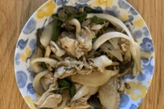 호텔 셰프가 공개한 “소고기보다 맛있는 이 덮밥” 한입 먹으면 놀랄겁니다.