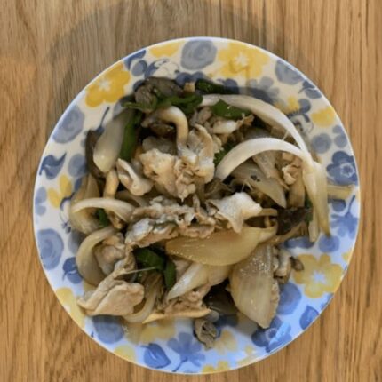 호텔 셰프가 공개한 “소고기보다 맛있는 이 덮밥” 한입 먹으면 놀랄겁니다.
