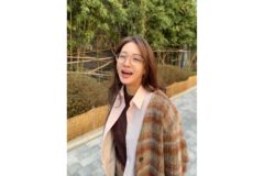 아이 엄마 맞아? 강소라 최근 근황 화제, 체크 카디건 데일리룩 완벽 분석
