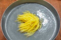 진한 콩 향과 부드러운 목넘김으로 여름을 버티게 하는 콩국수 맛집 5곳