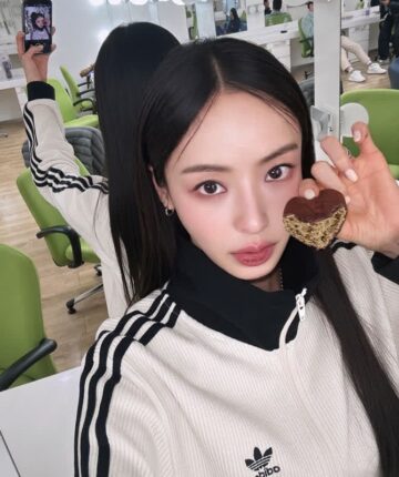 “안구 정화되는 비주얼” 이다희, 하트 쿠키 들고 뽐낸 아디다스 저지룩