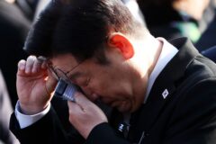 방심한 틈에… 李, 결국 ‘공격’ 당했다