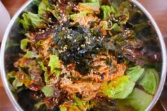 담백한 국물과 면의 결이 살아 있어 매일 먹어도 부담 없는 국수 맛집 5곳