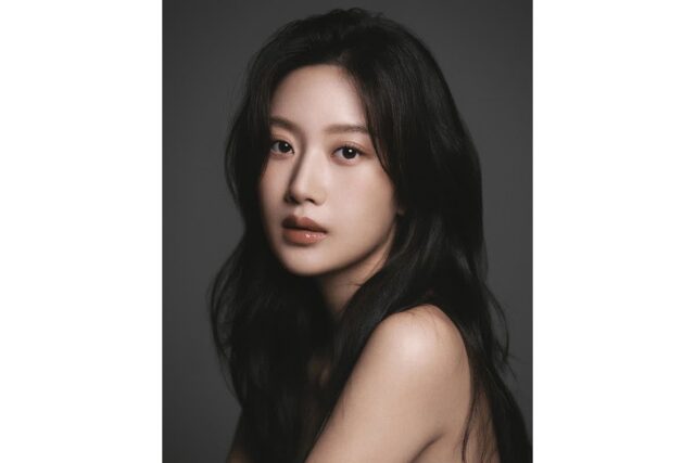 문가영, 산문집 「파타」 수익금 5천만 원 기부…판자촌 지역 여성 자립 기반 조성에 힘썼다