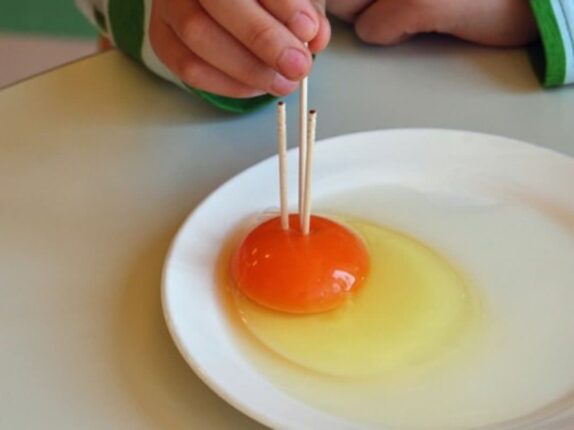 아침에 ‘들기름’은 이렇게 먹어야 치매 예방 효과가 5배 뜁니다. 의사들이 하는 섭취법
