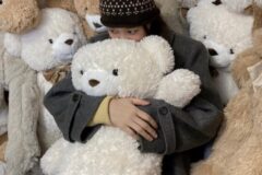 일상룩인데도 너무 예쁘네..! 설현 롱코트 코디 주목받는 이유?