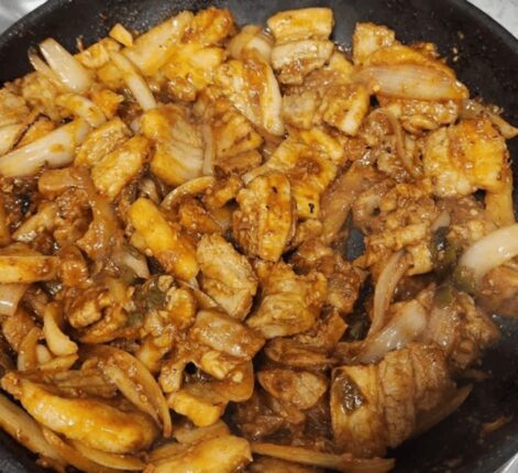 제육볶음 만들 때 “이 음식”은 꼭 넣으세요, 식당에서 먹던 그 맛 비결입니다.