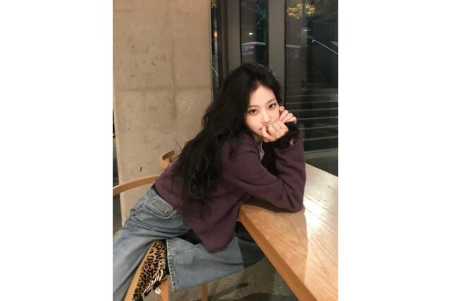 밤에도 빛나는 몽환적 미모, 최희진이 선보인 역대급 나른미 가디건룩