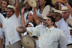 【Super Bowl LX】 “가솔리나(Gasolina)가 울려 퍼졌다”… 배드 버니, 레게톤의 왕에게 바친 헌사