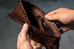 진짜 부자들이 말한 “살면서 절대 돈을 아끼면 안되는 곳 3가지” 1위 이것.