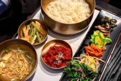재료 하나하나의 조화로 한 그릇 안에 완성도를 담아내는 비빔밥 맛집 5곳
