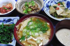 “무릎 소리 날 때 도가니탕 찾지 마세요” 사골보다 10배 좋은 식탁 위 이 반찬