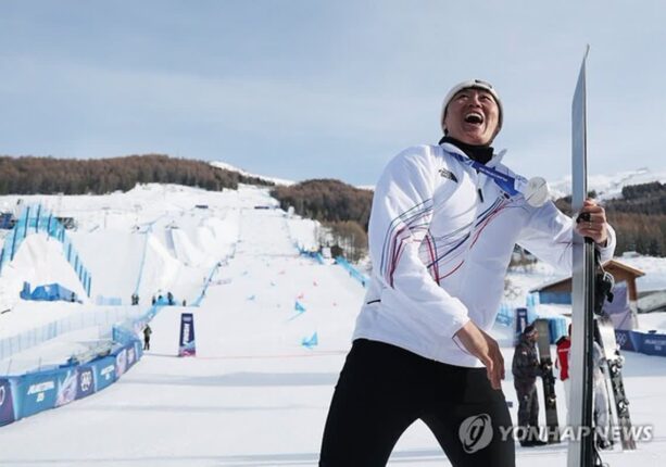 김상겸, 37세에 올림픽 첫 메달…한국 선수단 첫 은메달 수확