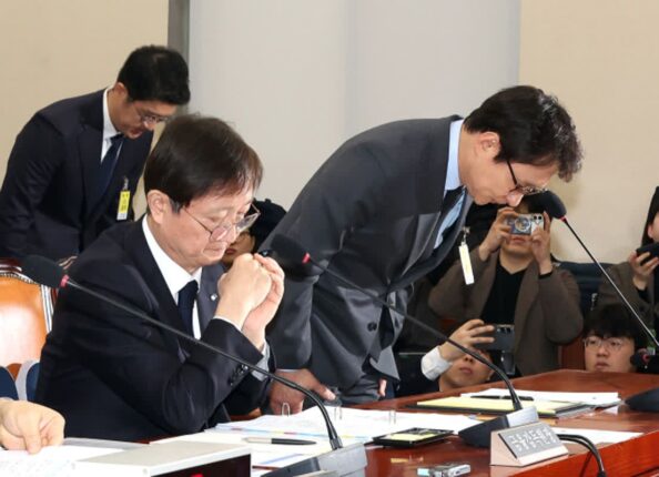 국회 출석한 빗썸 대표 “내부통제 부족, 사과드린다”
