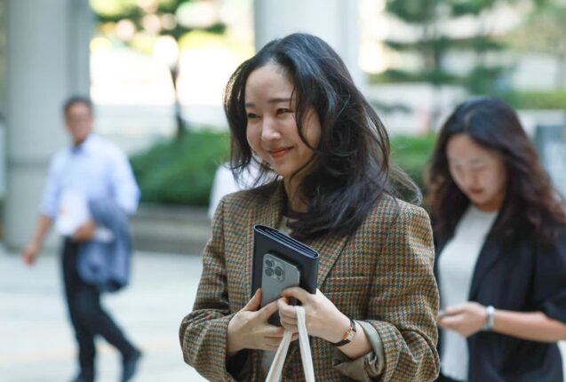 민희진, 하이브 상대 주식 풋옵션 소송 승소… 법원 “255억 지급하라”