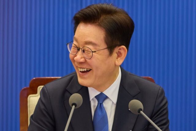 李, 드디어… 국민 ‘인정’ 받았다