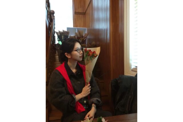 “안경 하나 썼을 뿐인데” 하서윤이 보여준 지적인 무드의 끝판왕 너드미룩