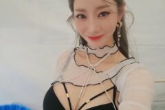 멀쩡한 부모님 두고… 결혼식 날 ‘부모 대행 알바’ 부른 미녀 개그우먼은?