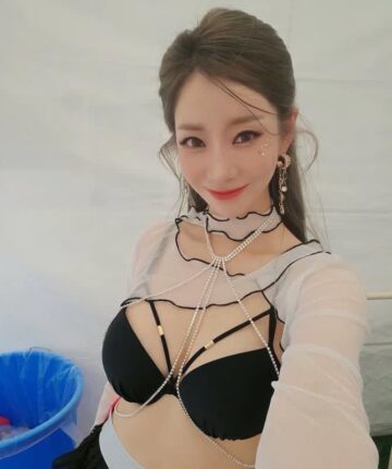 멀쩡한 부모님 두고… 결혼식 날 ‘부모 대행 알바’ 부른 미녀 개그우먼은?