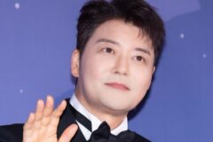 또 ‘여자친구’… 전현무, 현장 포착