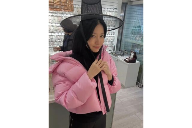 “이영애 맞아?” 단아함 버리고 힙해진 의외의 근황 패션