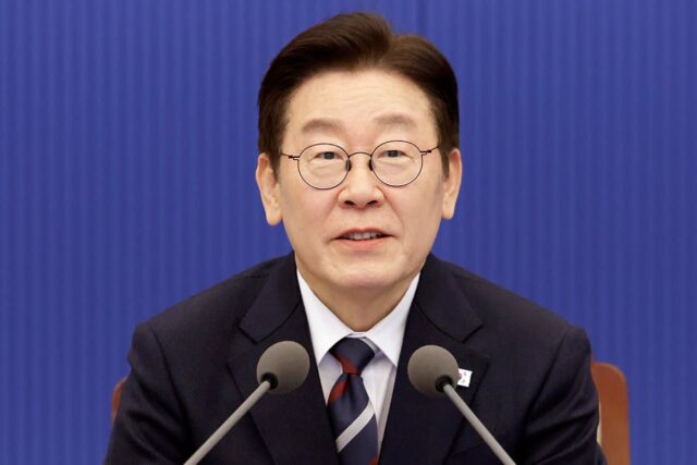 李 대통령, 노벨상… “축하합니다”