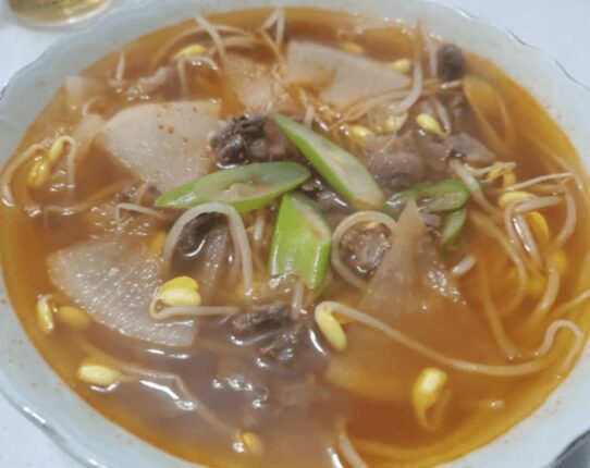 반찬집 사장님도 놀란 “소고기 무국 맛이 3배 깊어지는 놀라운 레시피”